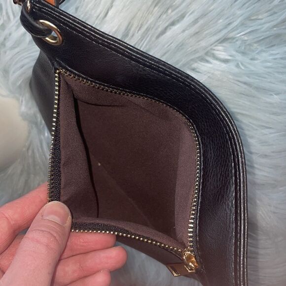 Beautiful leather like clutch - Picture 7 of 11